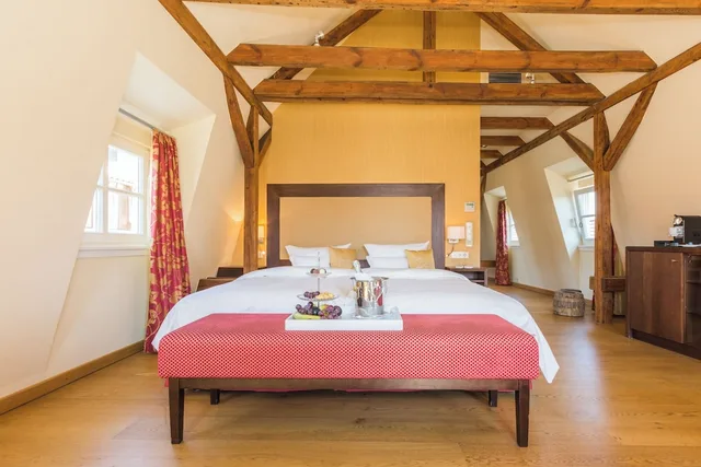 جناح استوديو فاخر بسرير كينج بحوض جاكوزي، Romantik Hotel Reichshof 2/10