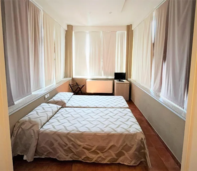 غرفة رباعية، Hotel Alinari 4/8