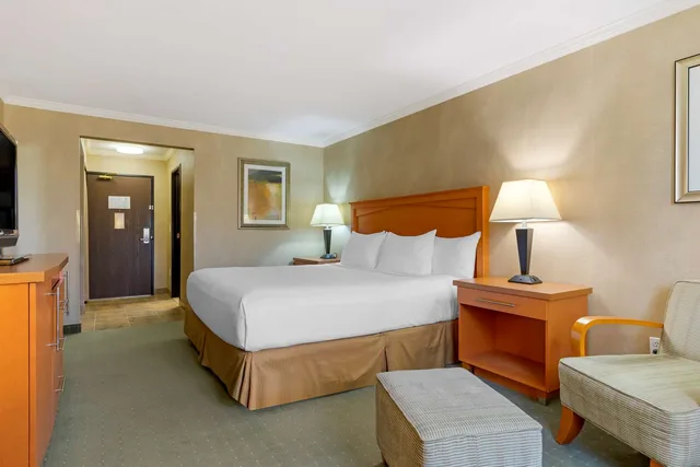 غرفة بسرير كينج، Best Western Davison Inn 2/3