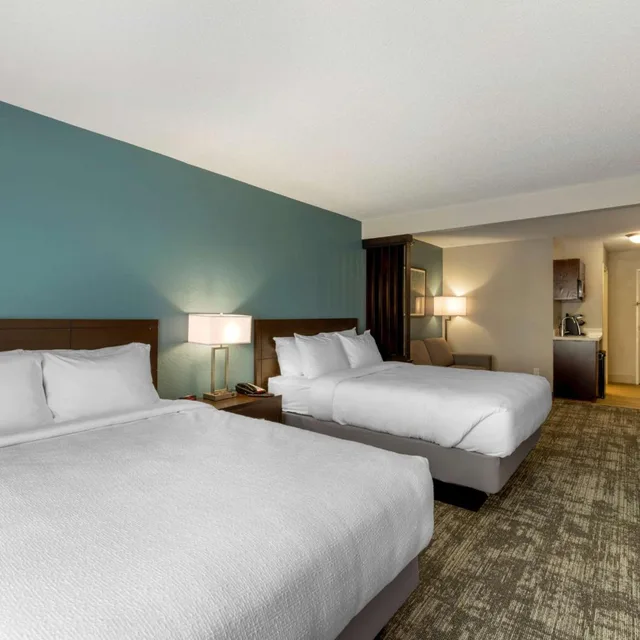 جناح بسريرين كوين لذوي الإعاقة، Best Western Watertown Inn Suites 1/7