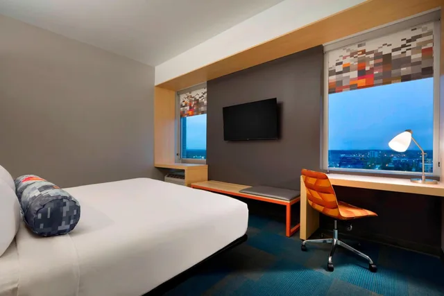 Aloft, Guest Room, King Bed, City View، ALOFT COLUMBIA DOWNTOWN 2/6