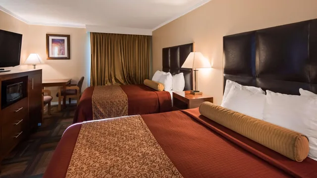 غرفة بسريرين كوين، Best Western Plus Northwoods Inn 2/10