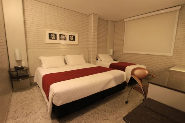 غرفة قياسية ثلاثية بسرير مزدوج وسرير فردي، Confiance Batel Hotel 2/3