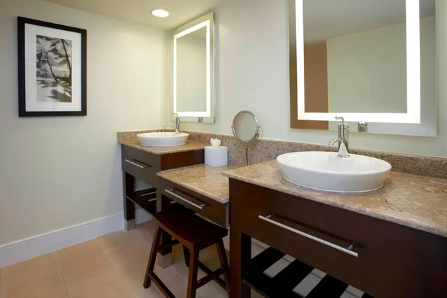 Room, King Bed, Ocean View, Aruba Marriott And Stellaris Casino 7/7