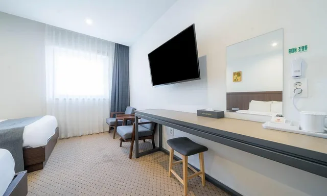 غرفة ديلوكس بسرير مزدوج وسرير فردي، Hotel Davin 2/4