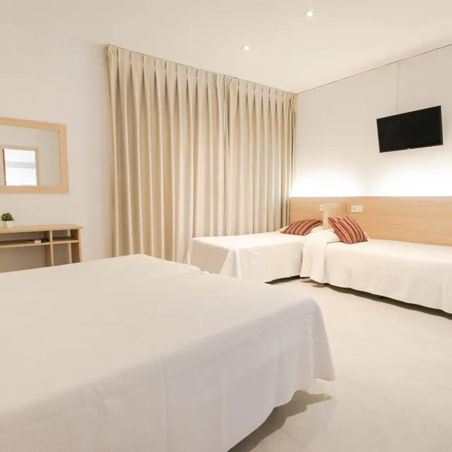 غرفة رباعية بشرفة، Hotel S Agoita 2/10