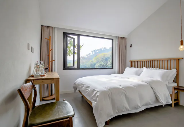 غرفة بسرير مزدوج بإطلالة على الجبل بحوض استحمام في الملحق، Hangzhou Sansu Hotel 4/6
