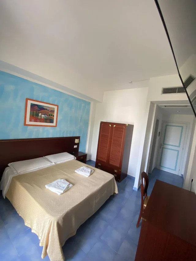 Room, Double Bed, Hotel America 1/10