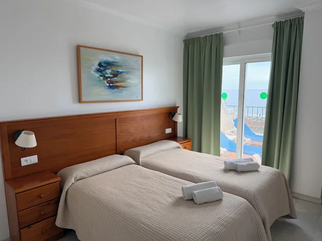 شقة ديلوكس بأربعة أسرّة بإطلالة على البحر بغرفتي نوم مع أريكة، Burriana Playa 1/4