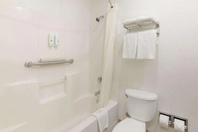 غرفة بسريرين مزدوجين، Quality Inn Florida City - Gateway To The Keys 6/6