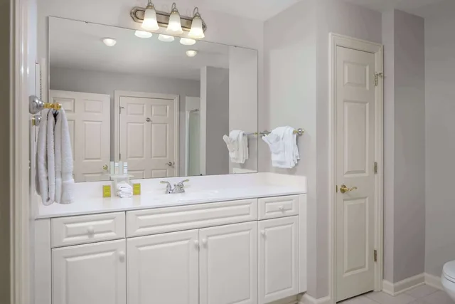 2 Bedrooms, Condo, Queen Bed, Ocean View, Royale Palms Condominiums 7/7