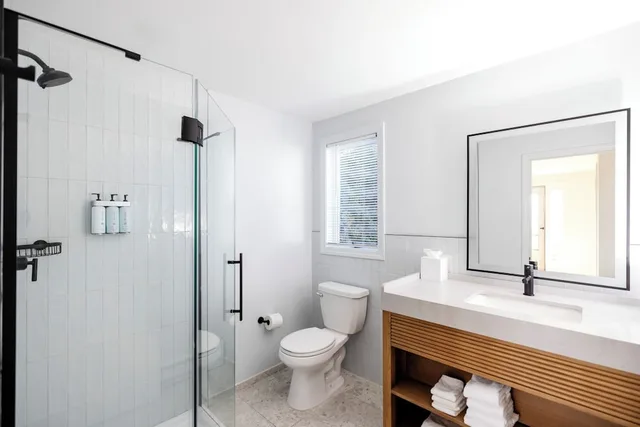 Town House, 1 Queen and 4 Single Beds, 2 Bathrooms, Sofa، Red Jacket Beach Resort Spa 7/10