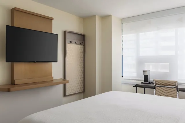 غرفة قياسية بسرير فردي، HOLIDAY INN TORONTO DOWNTOWN CENTRE 3/10