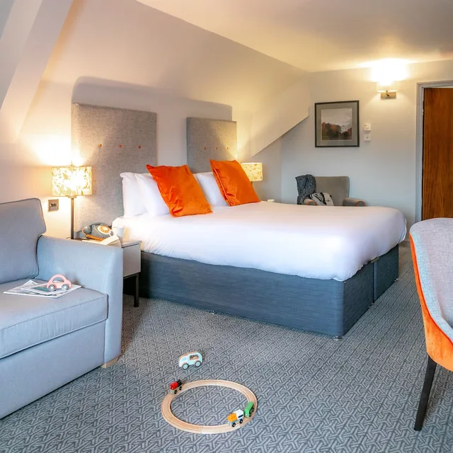 غرفة عائلية بسرير مزدوج مع أريكة، Cedar Court Hotel Harrogate 2/5