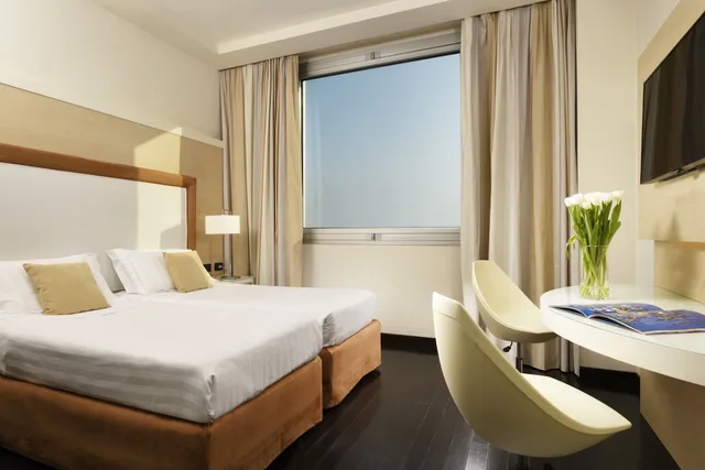 Standard, Double Bed, City Style Hotel La Favorita 1/2