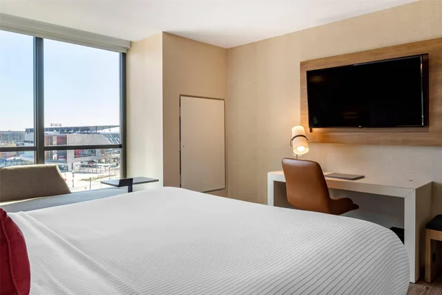 غرفة بسرير كينج، Cambria Hotel Washington D.C. Navy Yard Riverfront 1/4