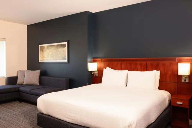 غرفة بسرير كينج بإطلالة على المدينة، Courtyard Toluca Tollocan 8/10