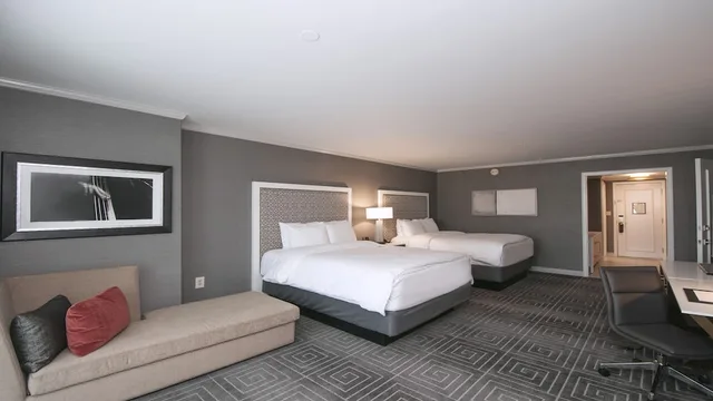 غرفة كلاسيكية بسرير كينج لذوي الإعاقة، InterContinental Kansas City at the Plaza 3/6