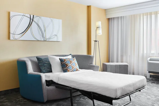 استوديو بسرير كينج، COURTYARD NEWARK DOWNTOWN 1/3