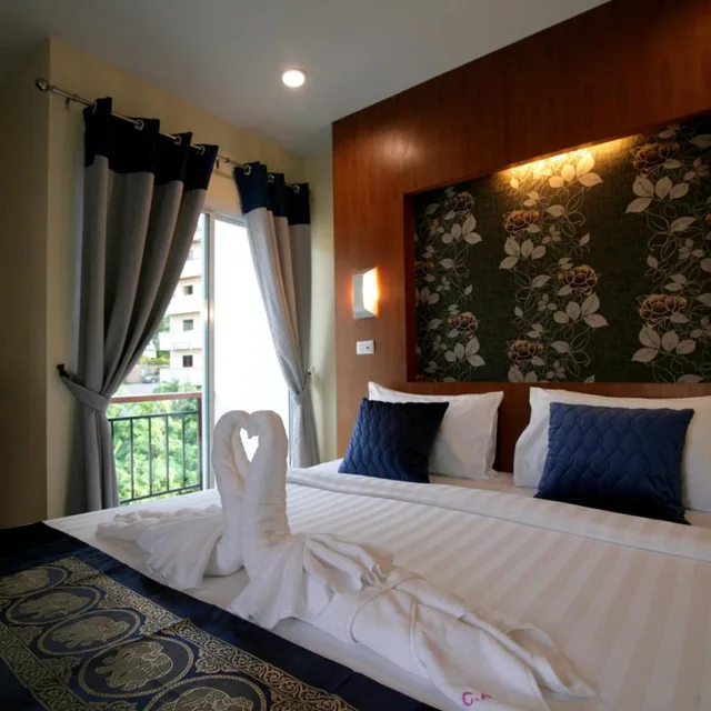 غرفة ديلوكس بسرير مزدوج بشرفة، Calypso Patong Hotel 4/10