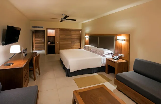 غرفة سوبيريور بإطلالة على البحر، Occidental Punta Cana 4/6