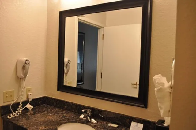 غرفة قياسية كبيرة بسريرين كوين، Best Western Heritage Inn & Suites 5/5