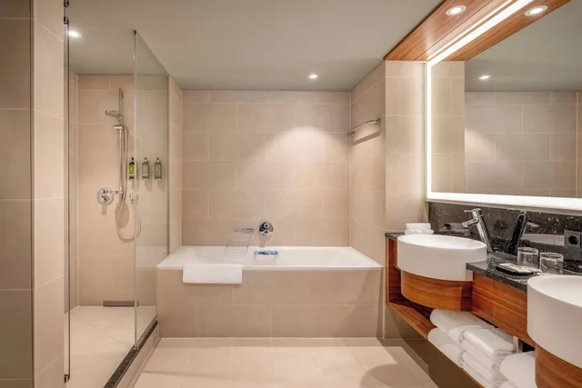جناح تنفيذي بسرير مزدوج، Vienna Marriott Hotel 9/10