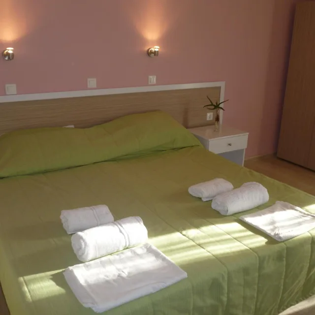 Apartment 2 Bedrooms, Costas and Chrysoula 4/10