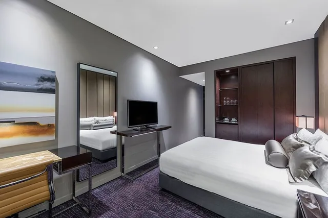 Atrium, Queen Bed، Beetson Hotel Brisbane 2/7