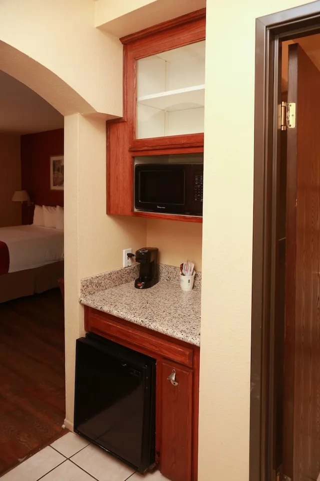 غرفة بسرير كوين لذوي الإعاقة، Ramada By Wyndham Fresno Northwest 7/7