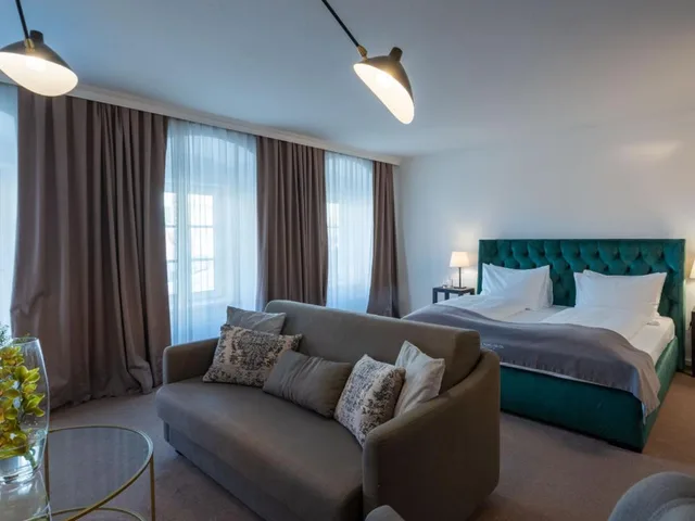 جناح، FORSTINGER HOTEL 5/7