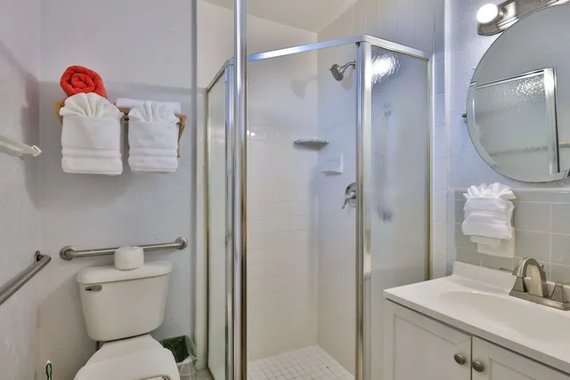 جناح كلاسيكي بسرير كينج، Coastal Waters Inn 3/4