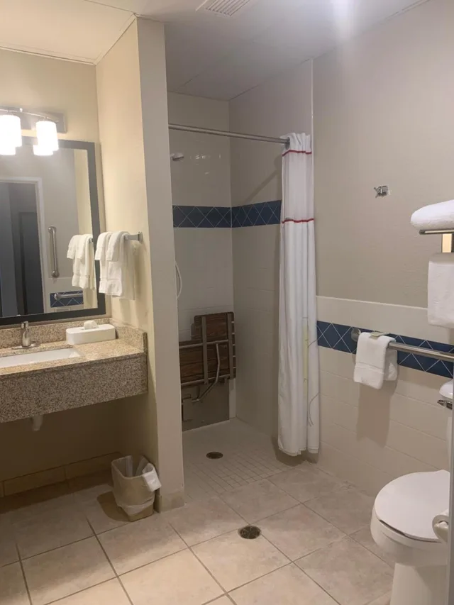 غرفة قياسية بسريرين كوين لذوي الإعاقة، Cobblestone Suites Oshkosh 5/5