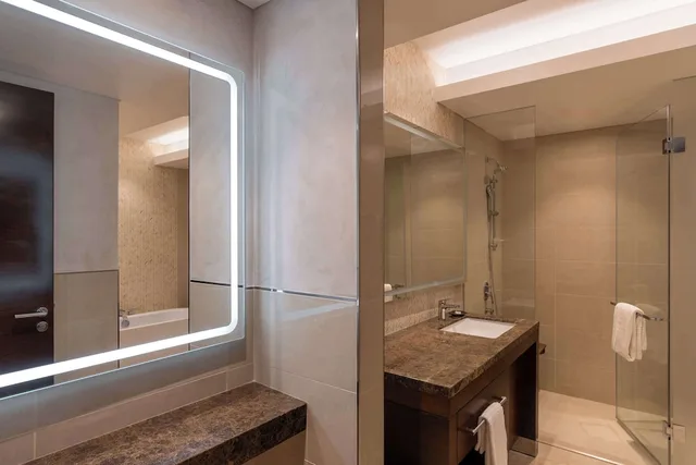 غرفة سوبيريور بسرير كينج بإطلالة على البحر بشرفة، Radisson Blu Hotel, Conakry 6/6
