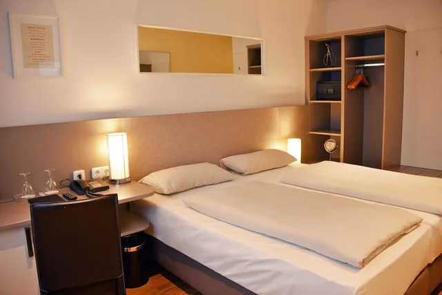 غرفة بسريرين منفصلين في الملحق، Arthotel Munich 3/7