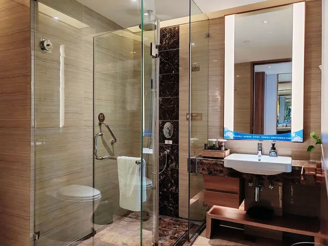 غرفة بزنس بسريرين مزدوجين، Ramada by Wyndham Heze 3/3