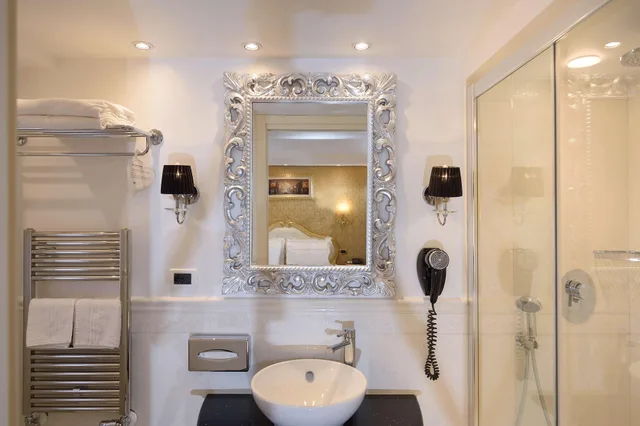 غرفة بسرير كوين، Hotel Olimpia Venice, BW Signature Collection 4/5
