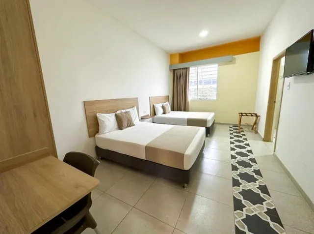 غرفة أساسية رباعية بسريرين مزدوجين، Hotel Zamay Centro Historico 1/1