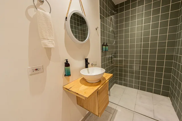 غرفة تقليدية بسرير كوين بشرفة، La Martina Boutique Hotel 6/6