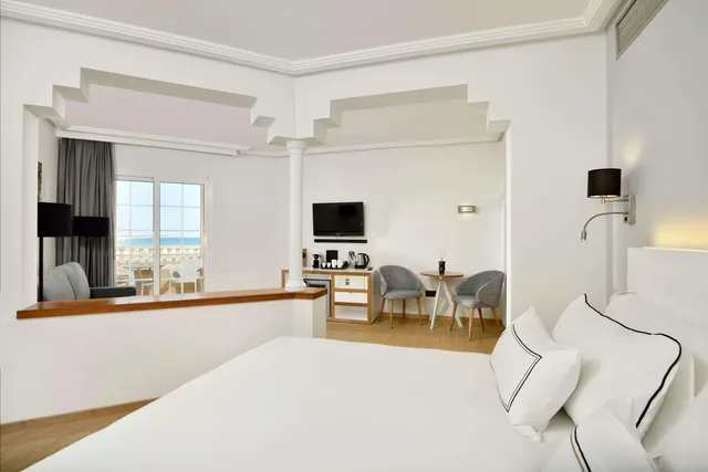 The Level, Junior Suite, Sea View، Melia Atlantico Isla Canela 1/2