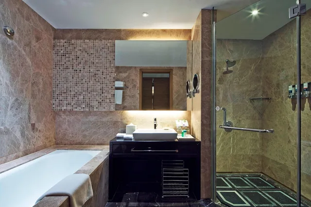 غرفة تنفيذية بسرير كينج، Four Points By Sheraton Qingdao Chengyang 6/8