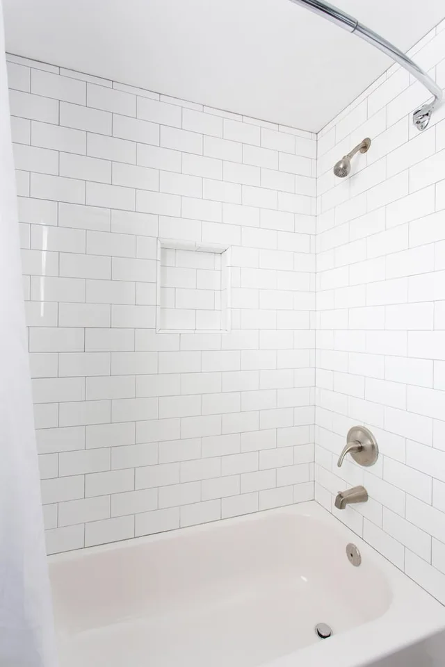 جناح كبير بسرير كوين بغرفة نوم واحدة مع أريكة بمطبخ، Beach Haven Inn Pacific Beach 3/3