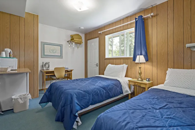 غرفة أساسية بسريرين منفصلين بإطلالة على الحديقة، Talkeetna Inn 4/5