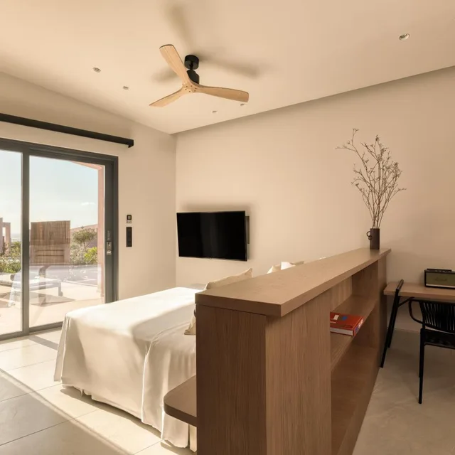 Zen, Retreat, with Pool، Domes Novos Santorini 4/7