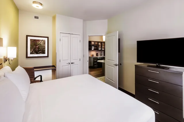 Suite, King Bed, CANDLEWOOD SUITES LENEXA - OVERLAND PARK AREA 1/1