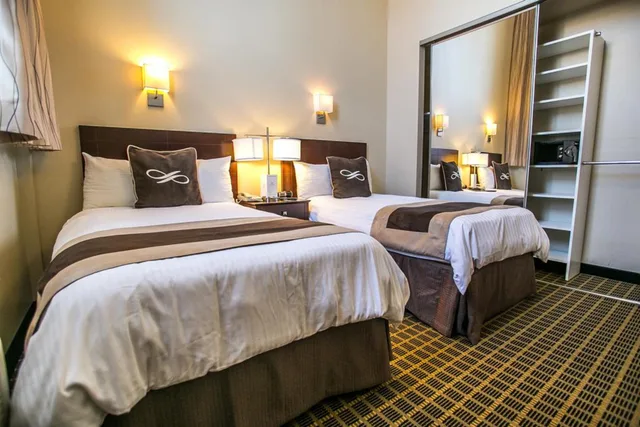 جناح بسريرين، Pointe Plaza Hotel 1/1