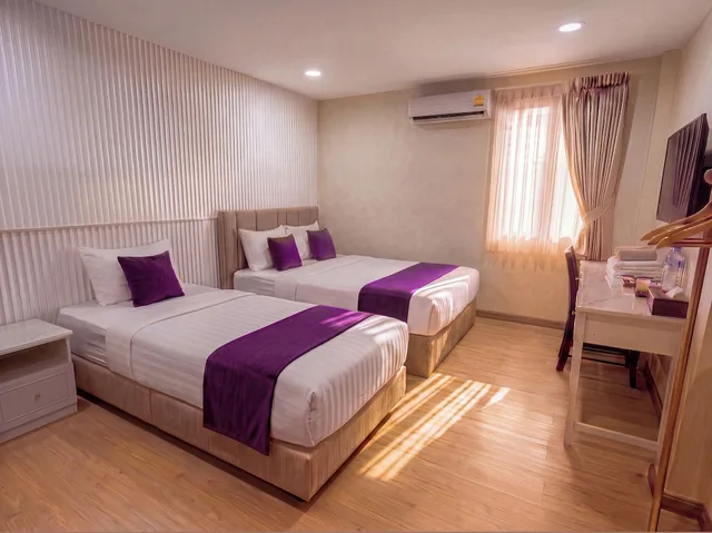 غرفة ديلوكس بثلاثة أسرّة، Sri Krungthep Hotel 2/8