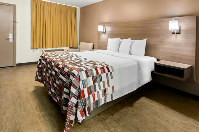 غرفة ديلوكس بسرير كوين للمدخنين، Red Roof Inn Rock Hill 2/9