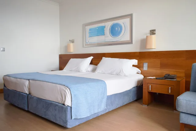 غرفة كلاسيكية بسريرين منفصلين أو سرير مزدوج بإطلالة على البحر، Madeira Regency Cliff - Adults Only 1/5