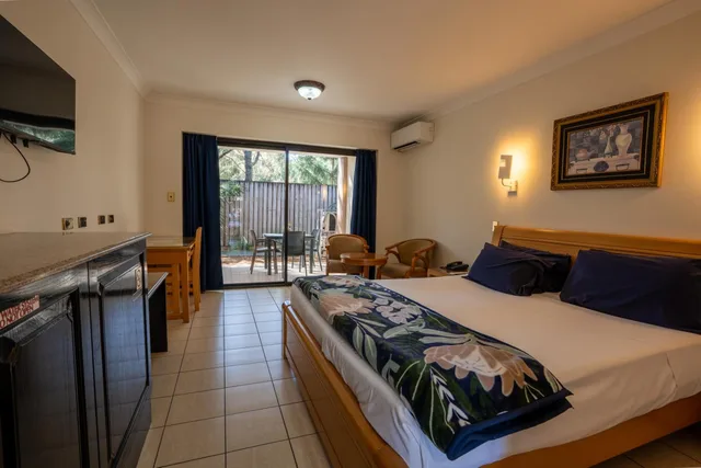 غرفة بسرير كينج، Novena Palms Motel 1/2